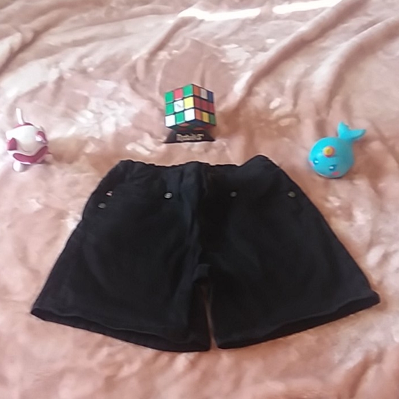 Girls shorts - Picture 1 of 2